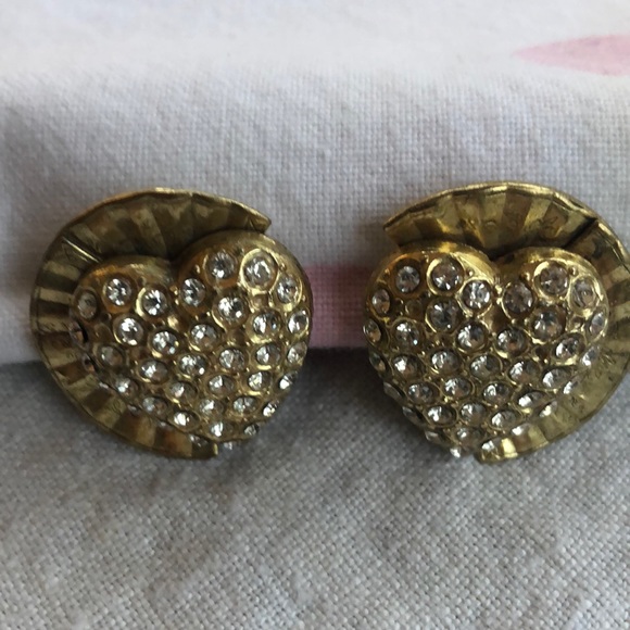 3 pairs gold-tone clip-on earrings - Picture 5 of 9
